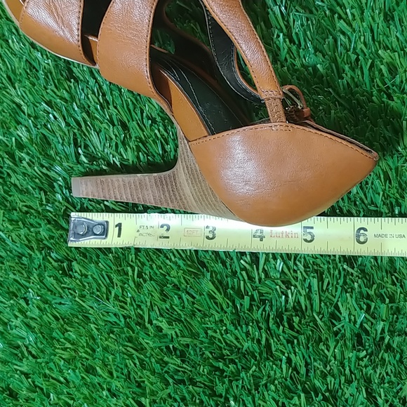 Tahari leather heels 7.5 *brand new* - Picture 8 of 8